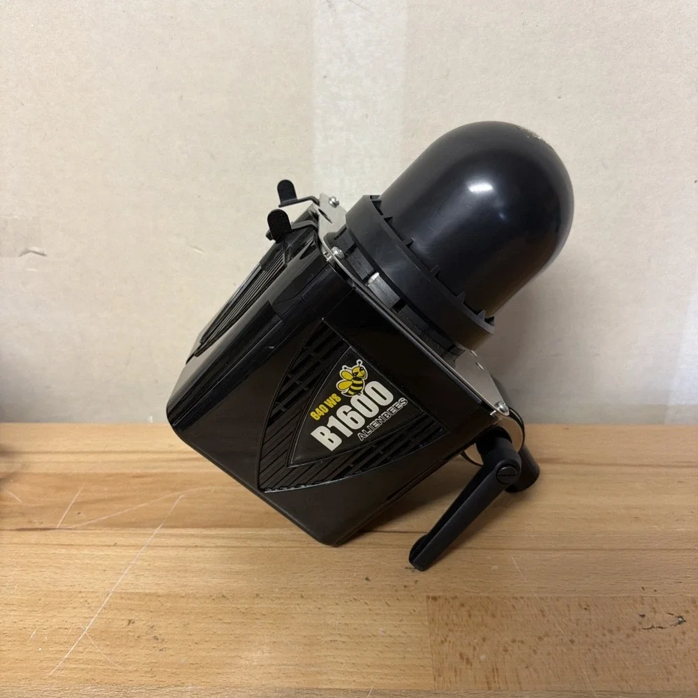 Paul C. Buff AlienBees B1600 640Ws Studio Flash Monolight Strobe Light